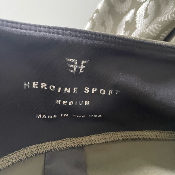 Heroine Sport workout/athletic set sport bra and leggings - Picture 5 of 7